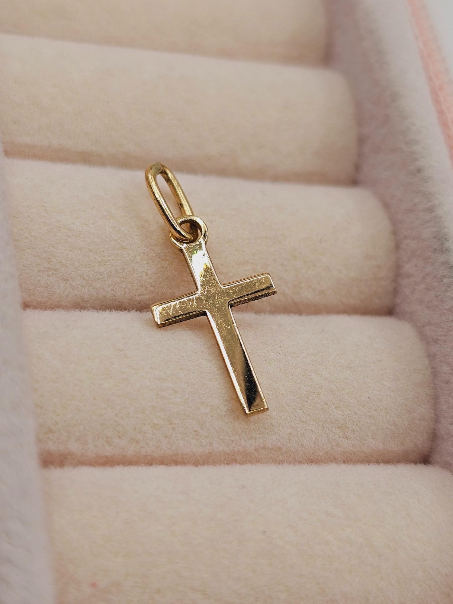 Colgante Cruz palito 2 cm 0.6 grs Oro 18k 4