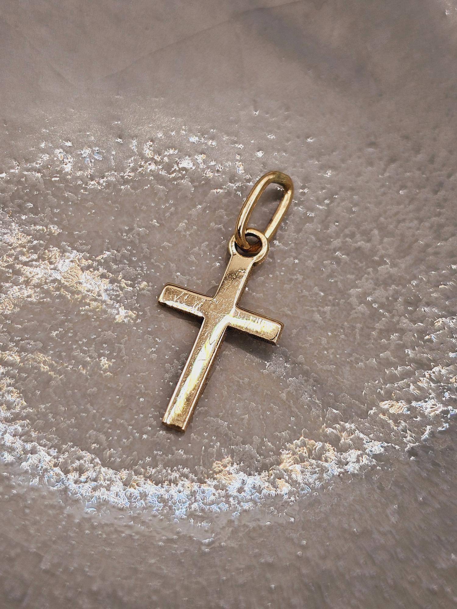 Colgante Cruz palito 2 cm 0.6 grs Oro 18k 5