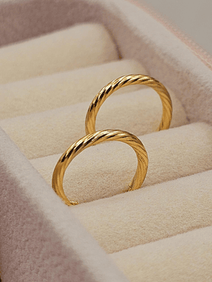 Aros argollas satinadas 1.9 cm 1.3 grs Oro 18k