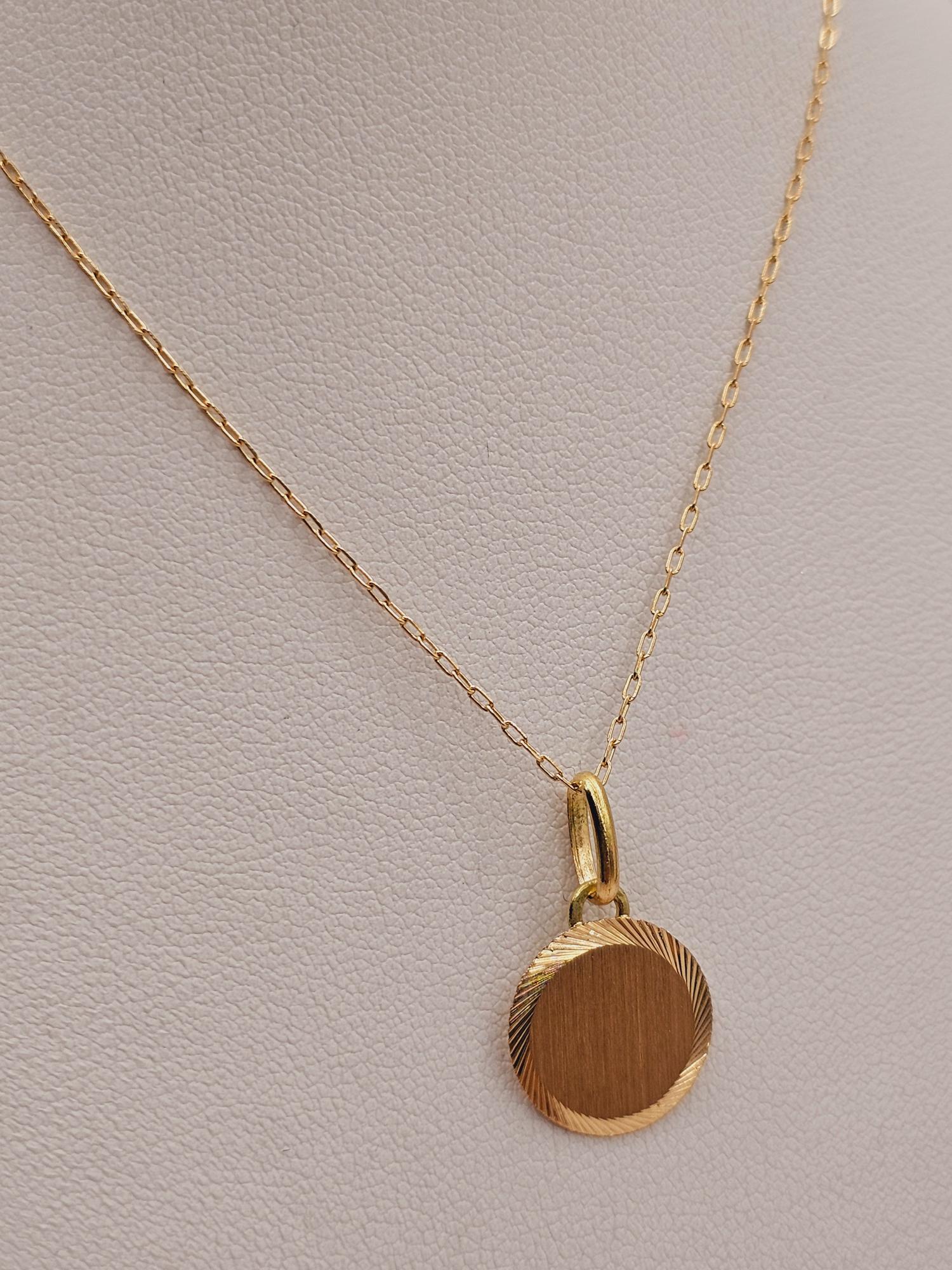 Cadena limada 50 cm y disco satinado 1.3 cm 1.9 grs Oro 18k 3