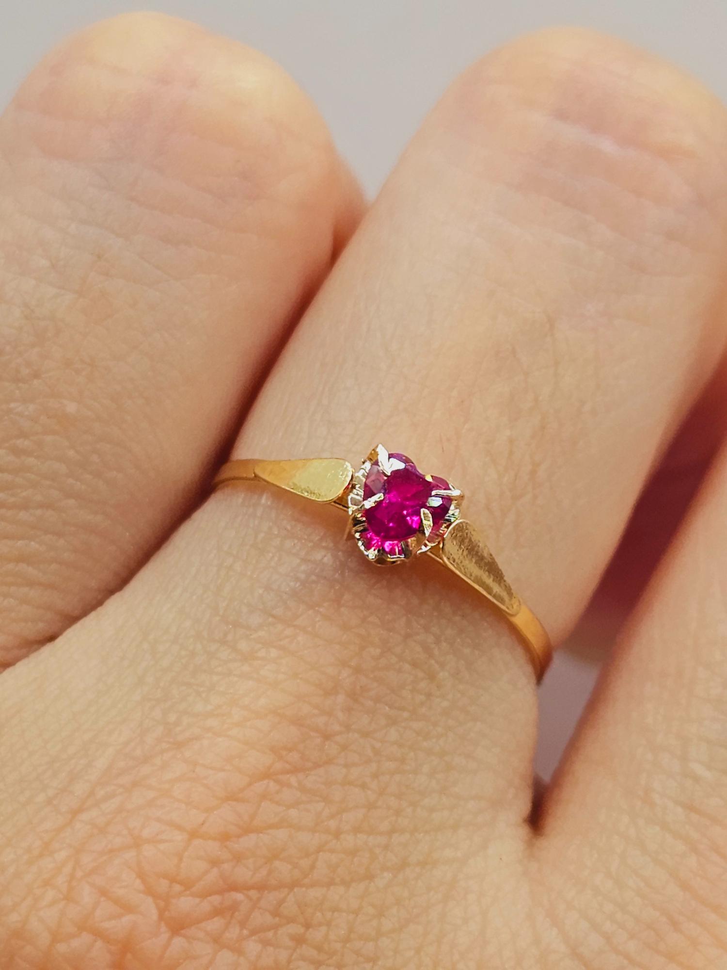 Anillo chatón corazón rubí 1.1 grs Oro 18k 2