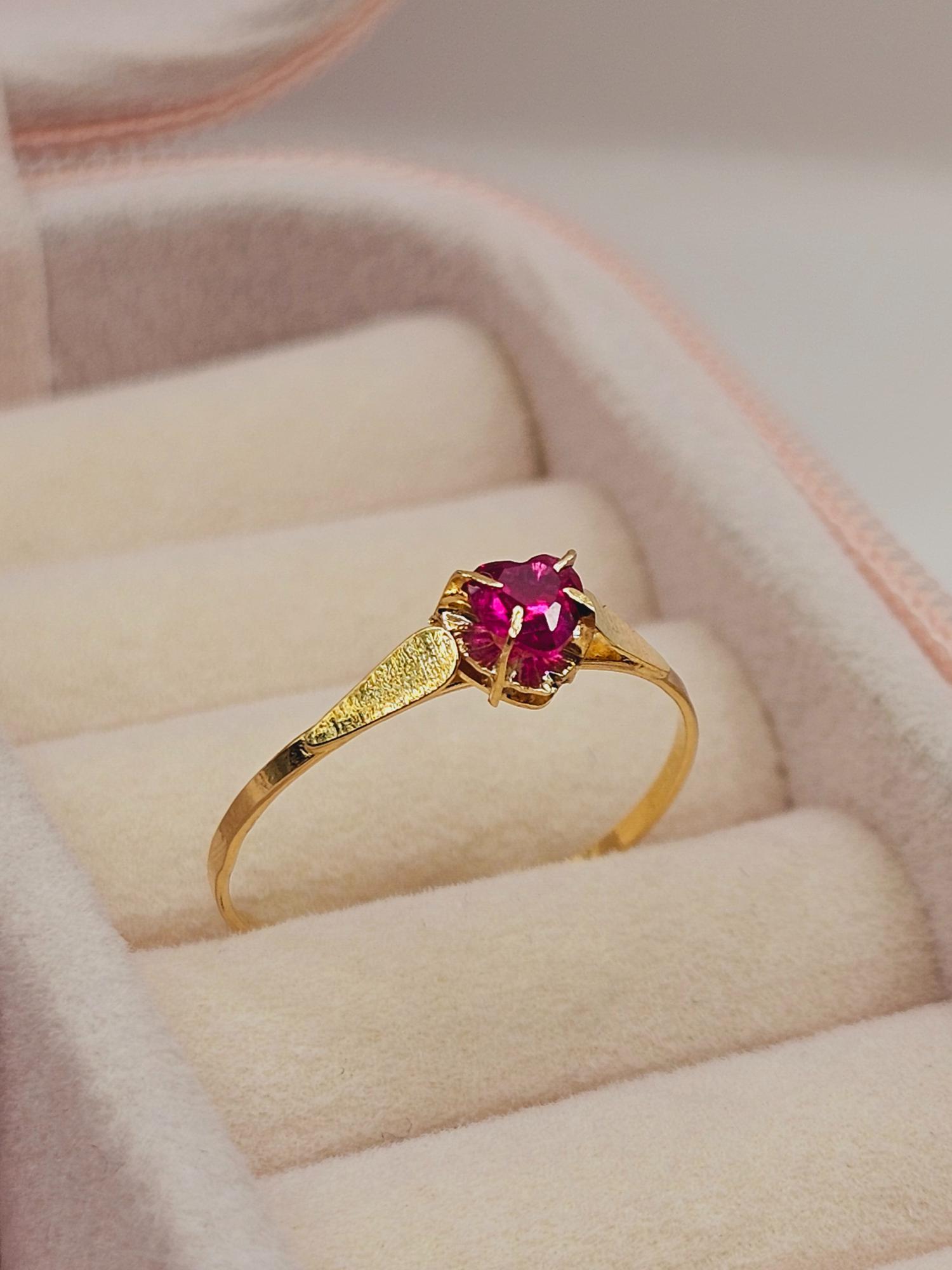 Anillo chatón corazón rubí 1.1 grs Oro 18k 3