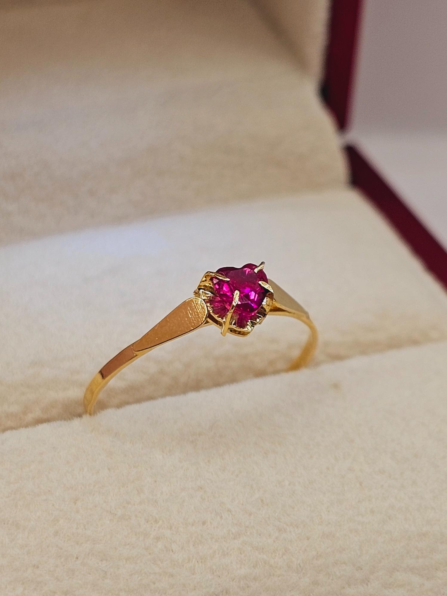 Anillo chatón corazón rubí 1.1 grs Oro 18k 4