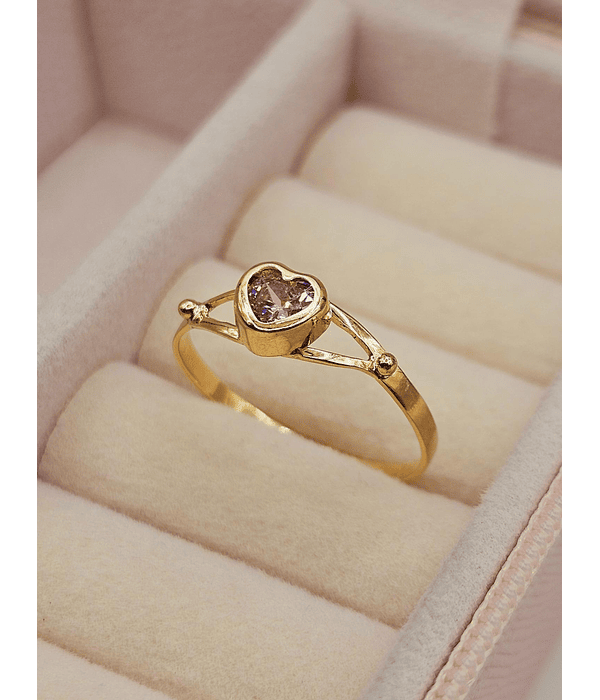 Anillo corazón rosa de francia 1.4 grs Oro 18k