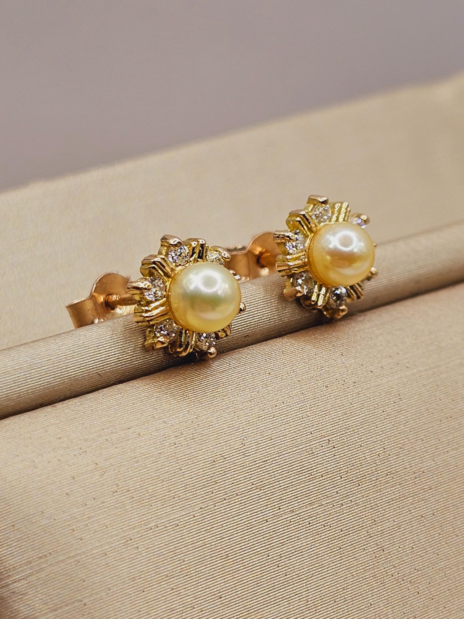 Aros roseta perla cultivada y circones 8 mm 2.3 grs Oro 18k 4