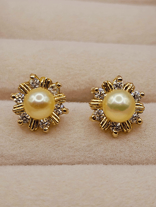 Aros roseta perla cultivada y circones 8 mm 2.3 grs Oro 18k