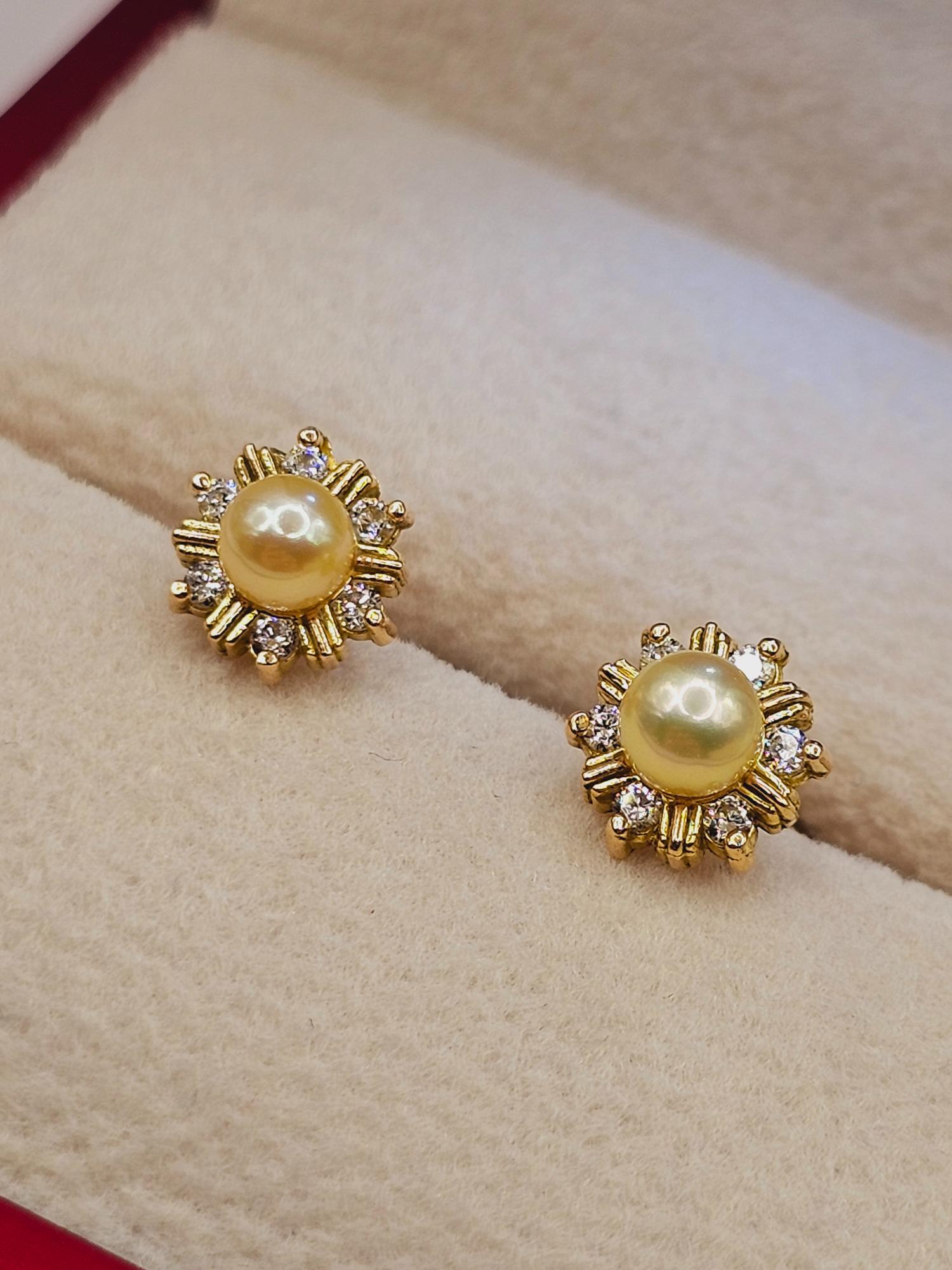 Aros roseta perla cultivada y circones 8 mm 2.3 grs Oro 18k 5