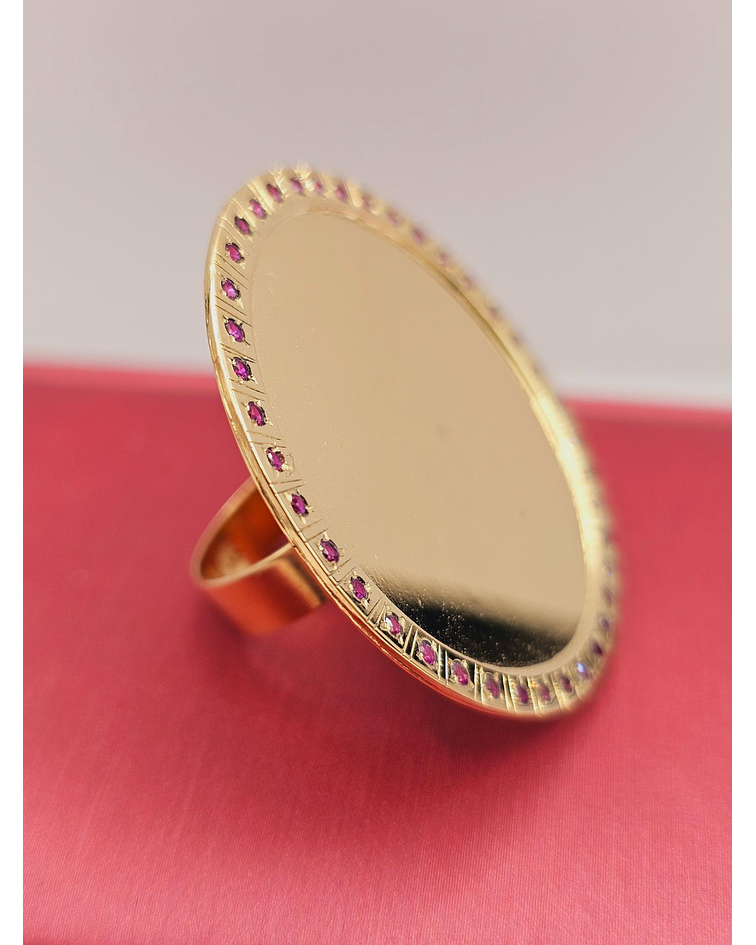 Anillo tazo disco con rubíes 4 cm 14 grs Oro 18k