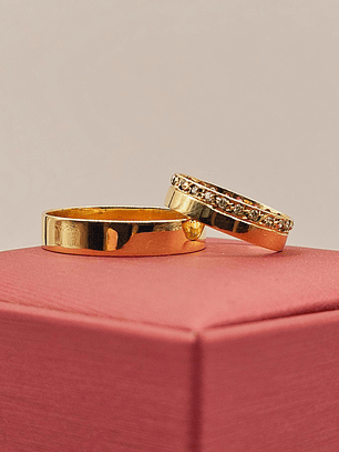 Argollas de matrimonio corona de circones 5 mm 5 grs Oro 18k