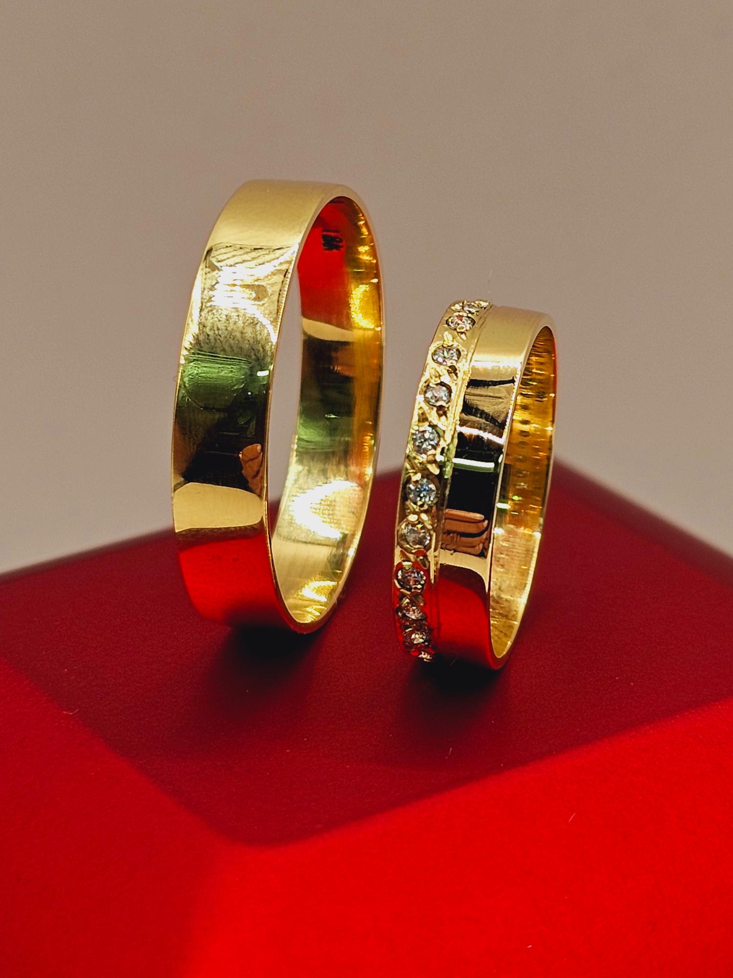 Argollas de matrimonio corona de circones 5 mm 5 grs Oro 18k 4