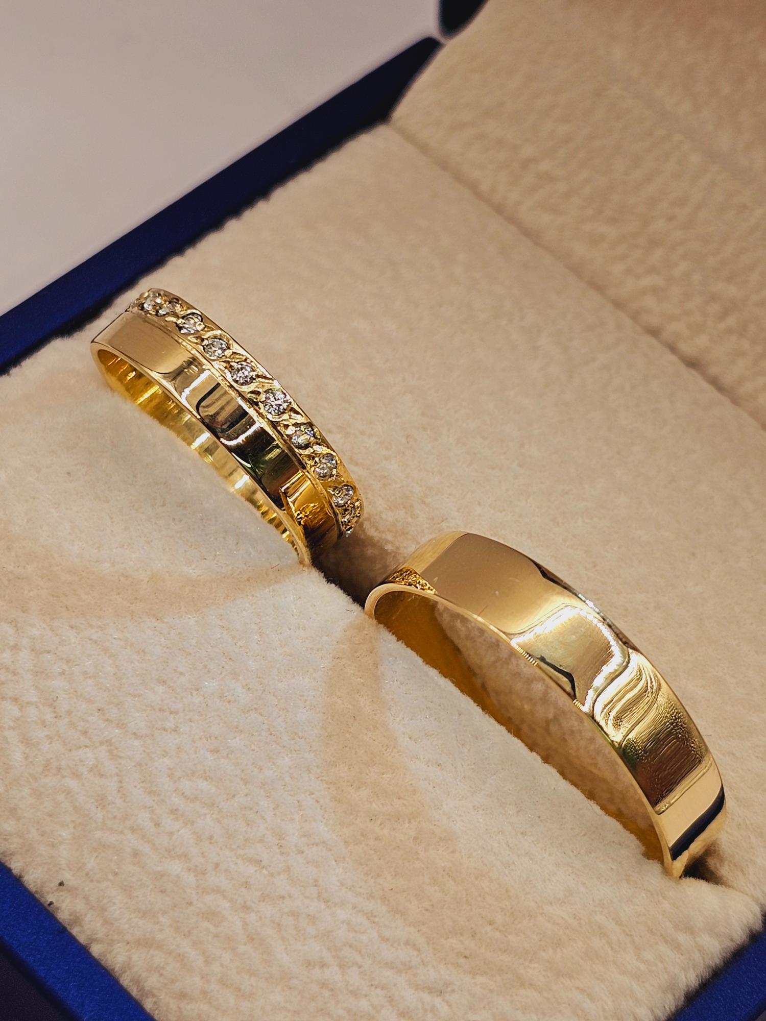 Argollas de matrimonio corona de circones 5 mm 5 grs Oro 18k 8