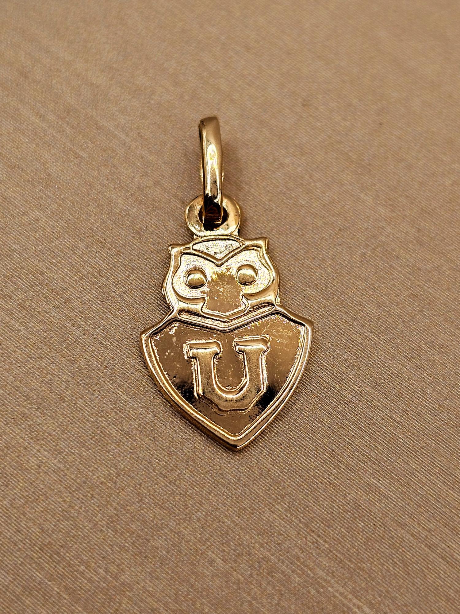 Colgante Universidad de Chile 2 cm 1.1 grs Oro 18k 3
