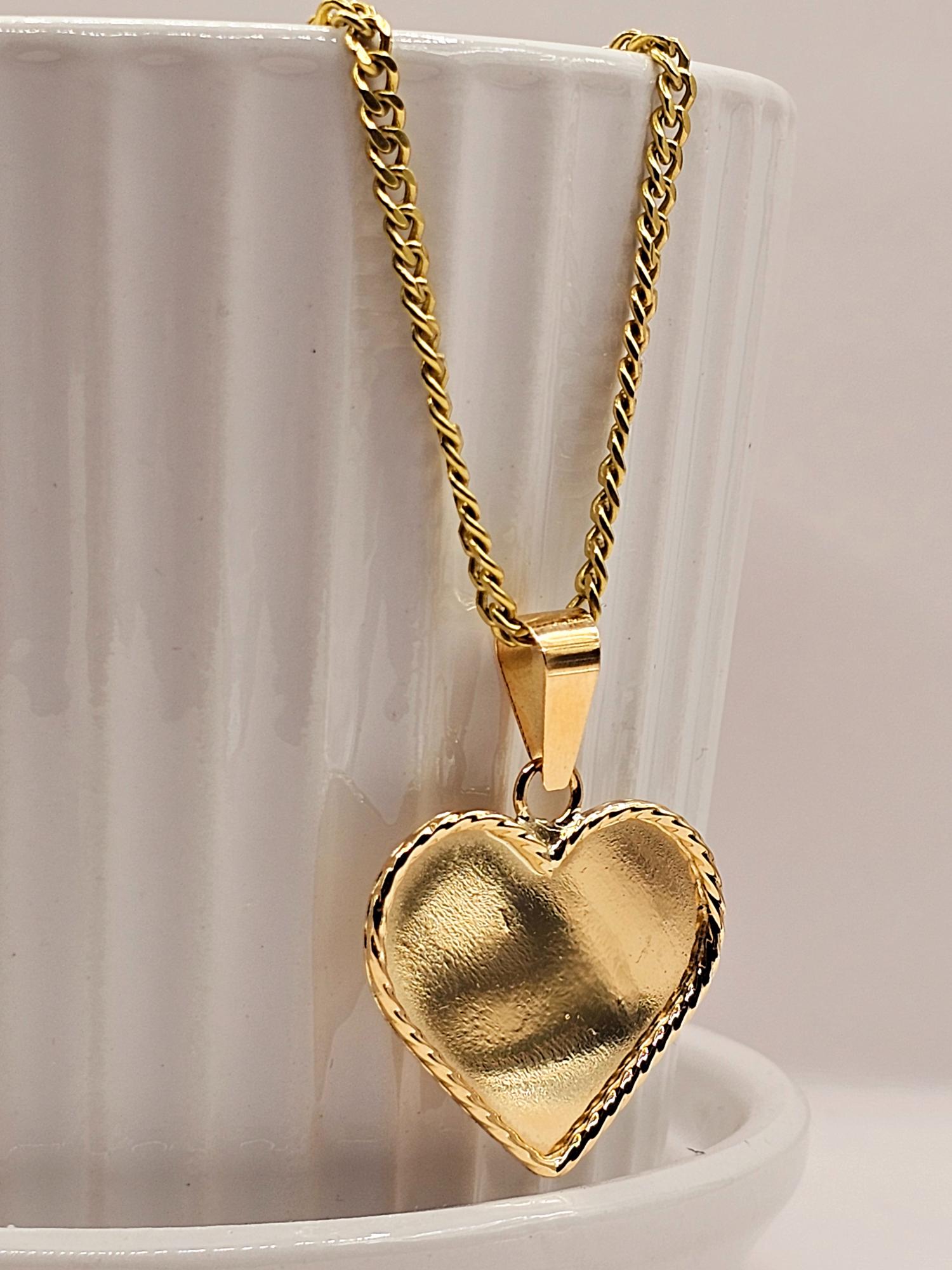 Cadena Grumete 50 cm y corazón 3.5 cm 17 grs Oro 18k 5