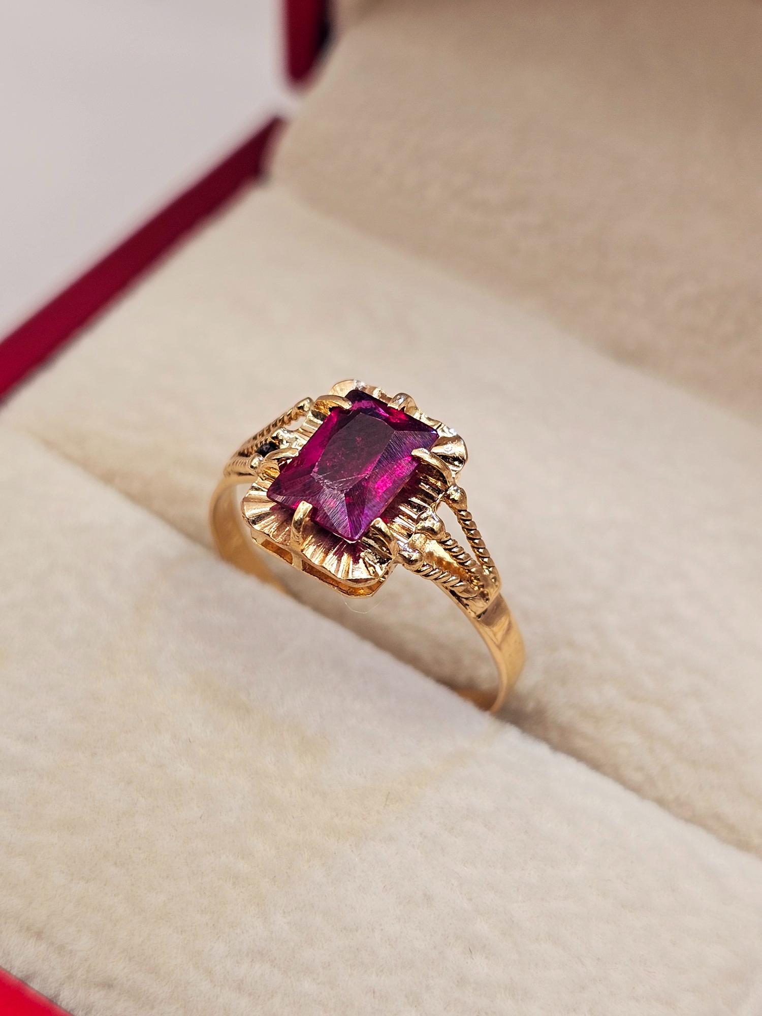 Anillo chatón rubí cuadrado 2.1 grs Oro 18k 4