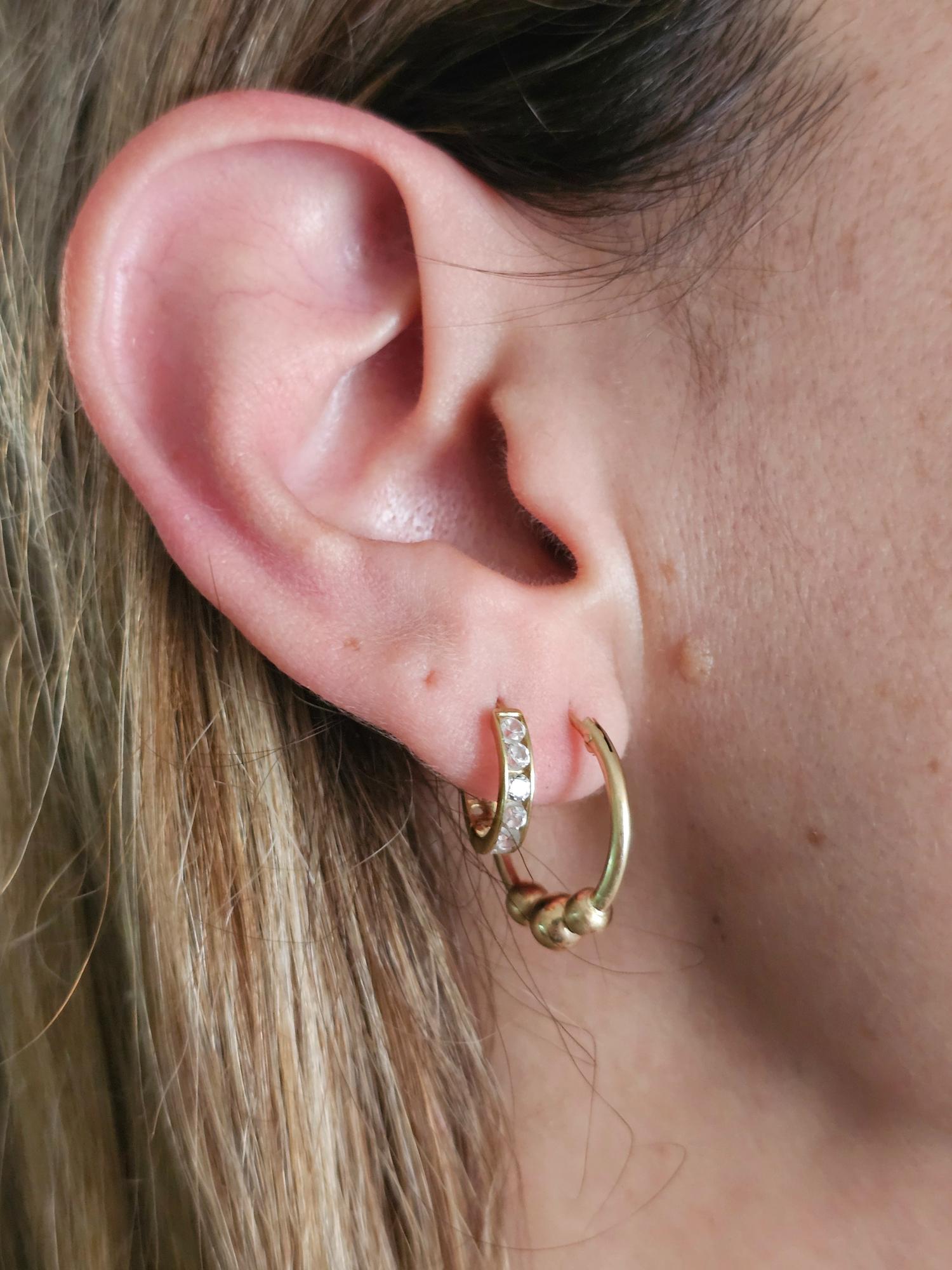 Aros argolla tubo bolitas 2 cm 2.2 grs Oro 18k 6