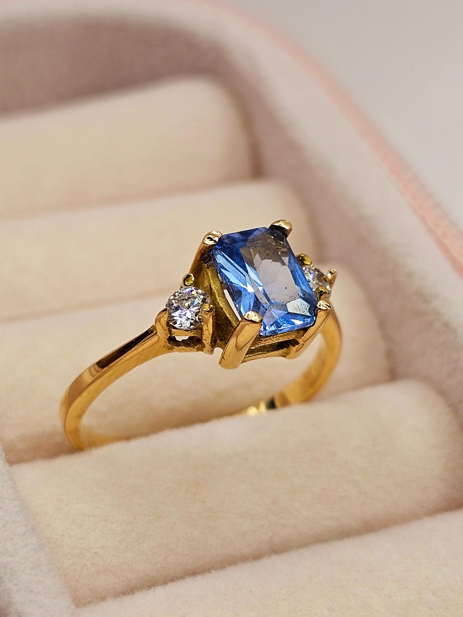 Anillo reina agua marina circones 2.8 grs Oro 18k 4