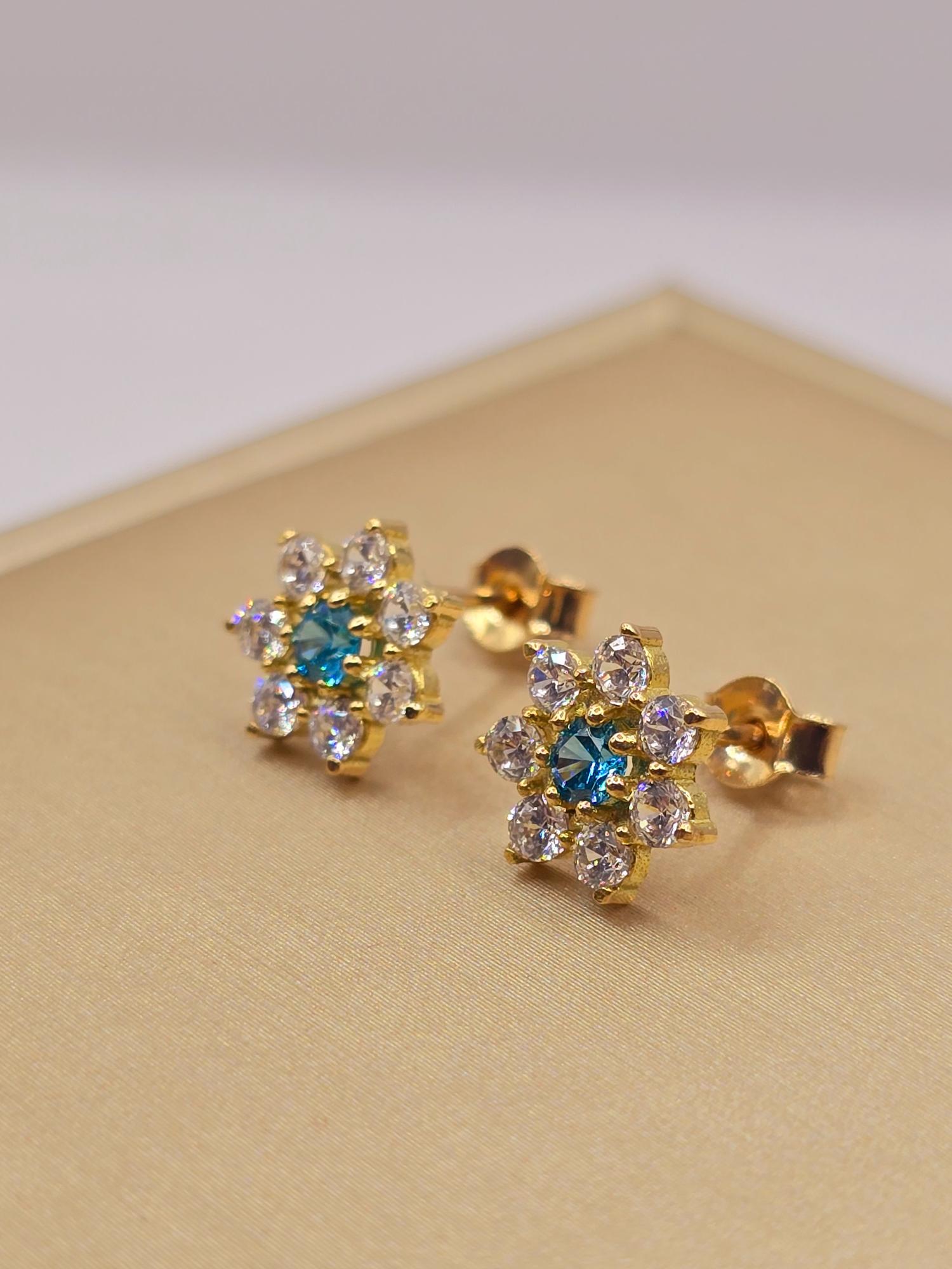 Aros roseta circones y aguamarina 9 mm 2.3 grs Oro 18k 4