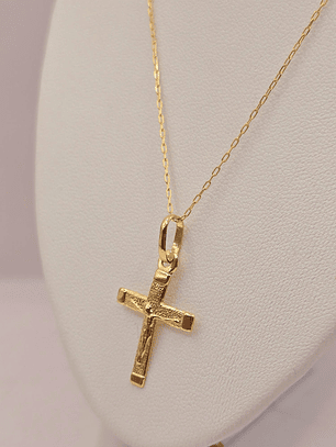 Cadena limada 50 cm y cruz con cristo 2.8 cm 2 grs Oro 18k