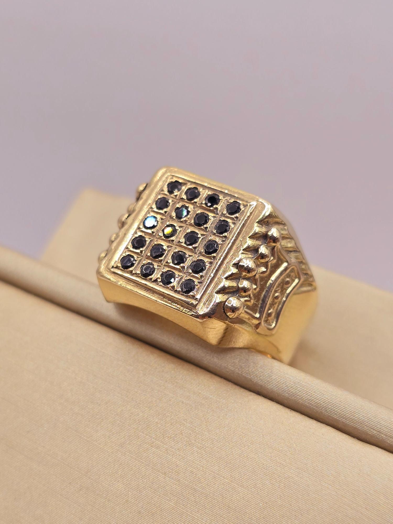 Anillo sello corona onix 11 grs Oro 18k 5