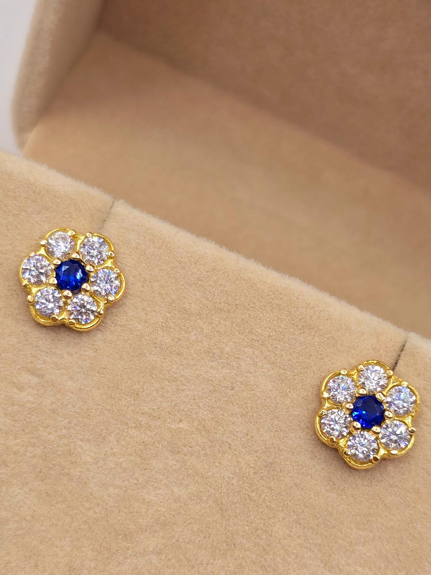 Aros Roseta zafiro circones 11 mm 2.4 grs Oro 18k 5