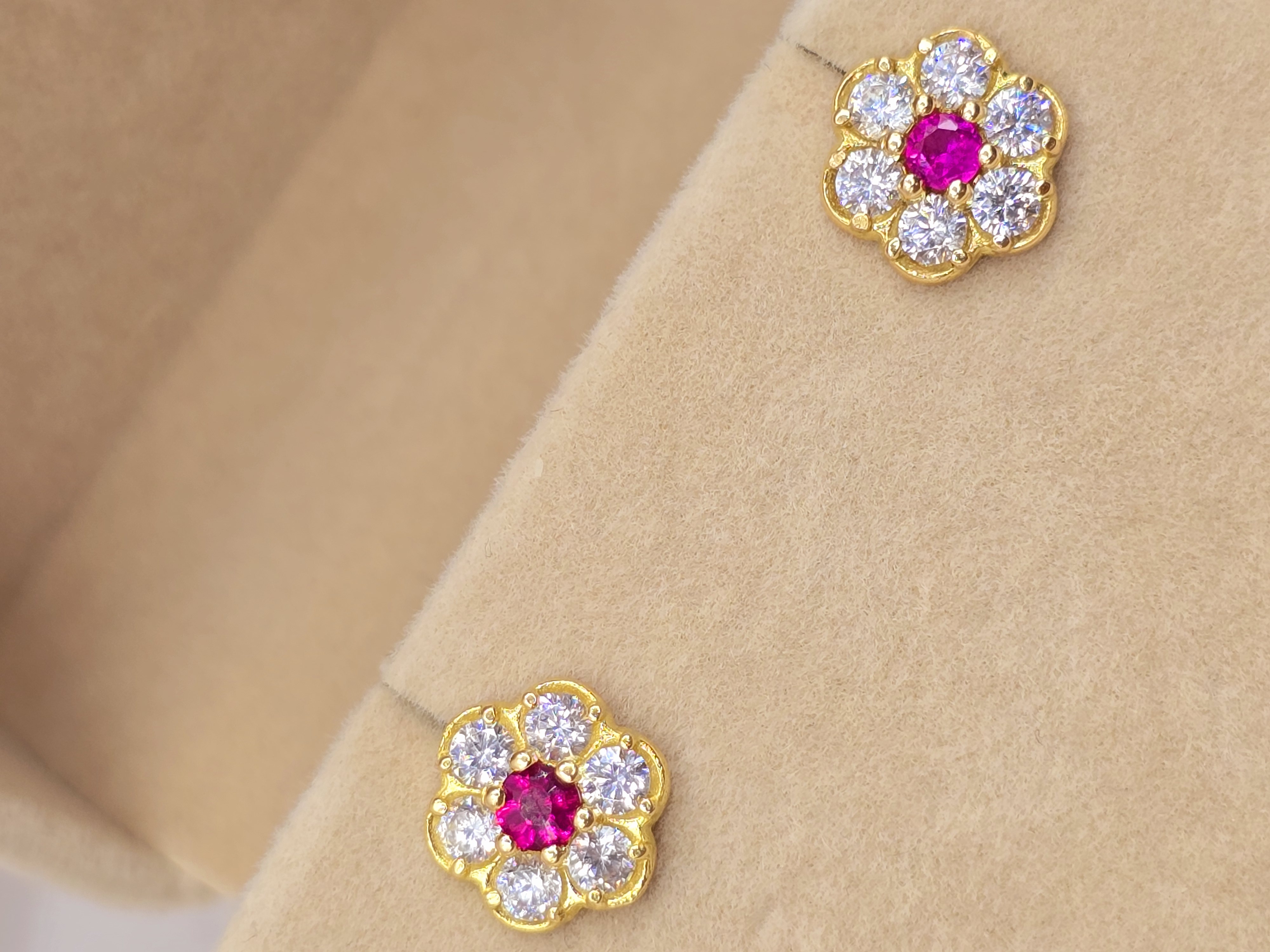 Aros roseta rubí y circones 11 mm 2.4 grs Oro 18k 9