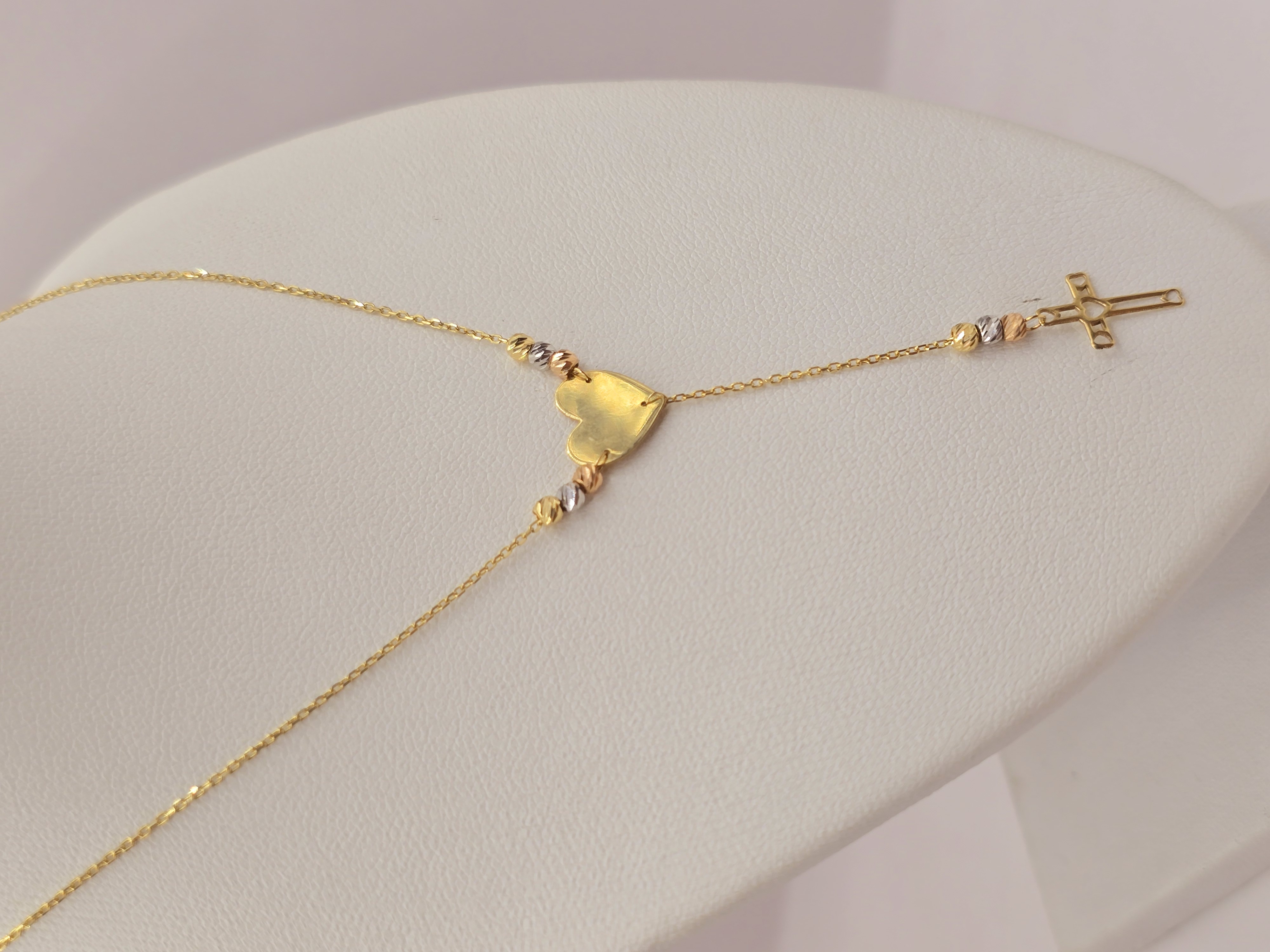 Collar corazones y cruz 40 cm ajustables 2.3 grs Oro italiano amarillo y blanco 18k  1