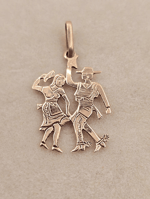 Colgante pareja de huasos 2.7 cm 1.5 grs Oro 18k