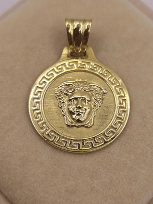 Colgante Versace 2.6 cm 5.5 grs Oro 18k