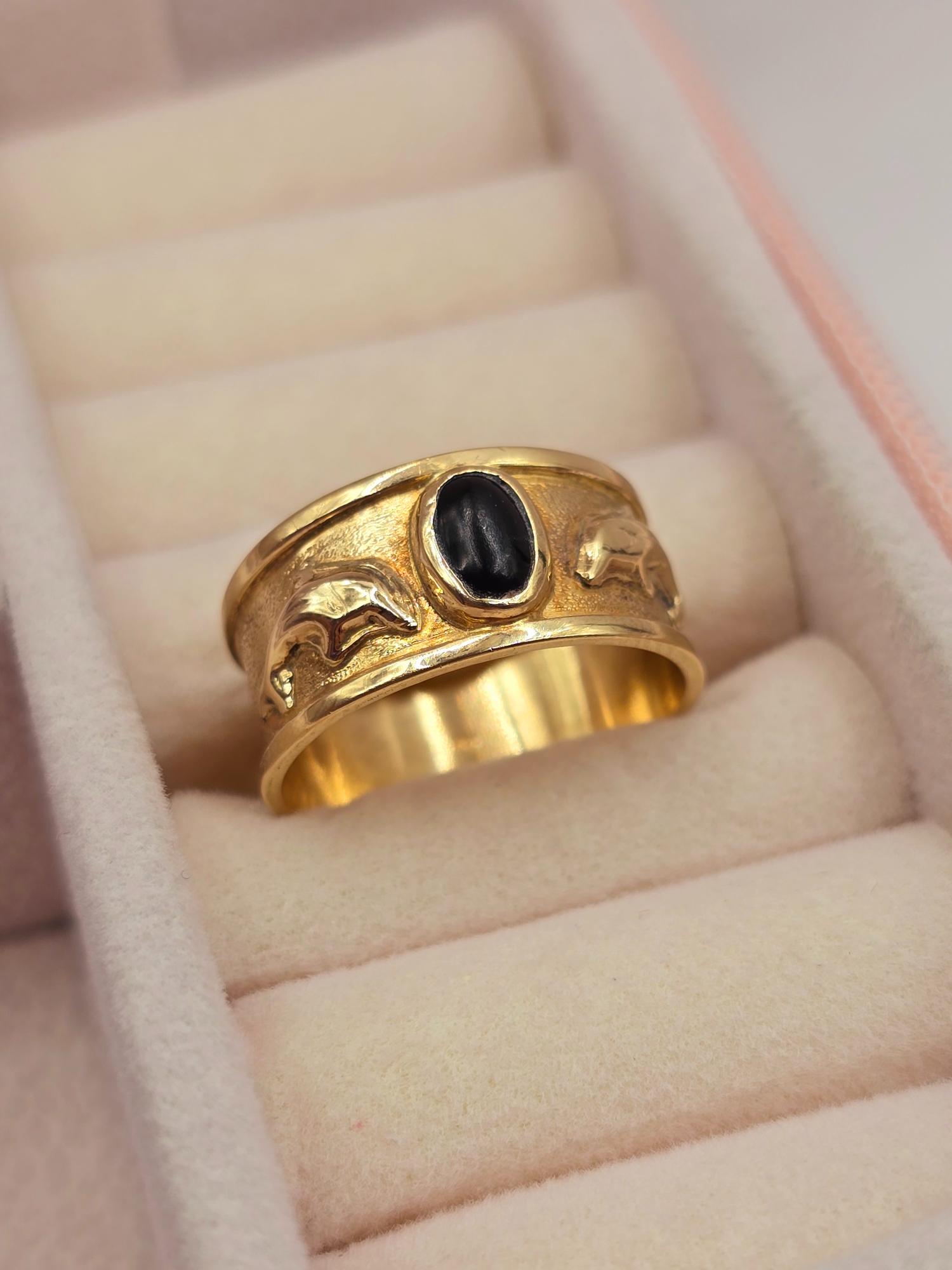 Anillo delfines y onix 9 mm 4 grs Oro 18k 1