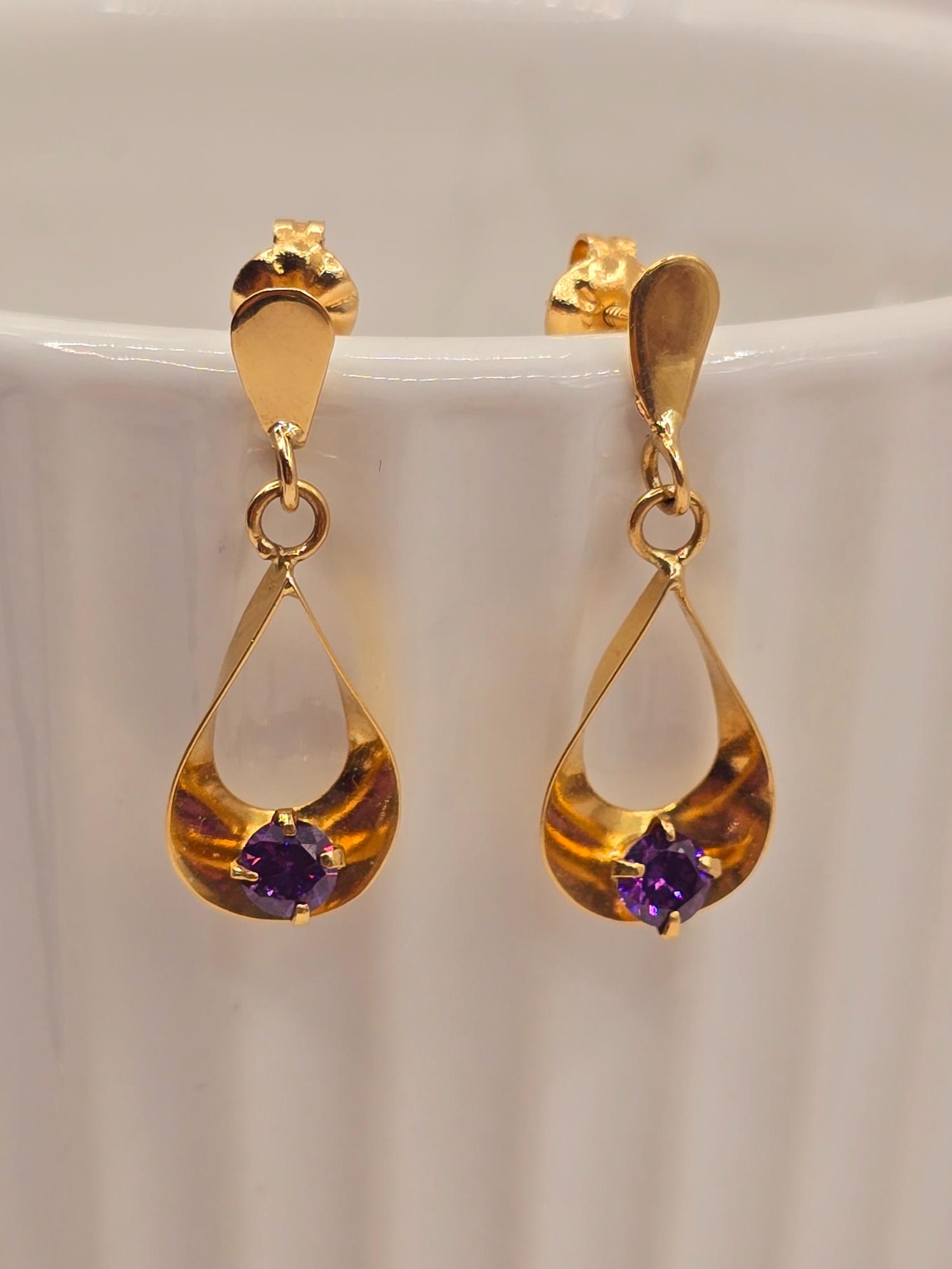 Aros gota Amatista 2.1 grs Oro 18k  3