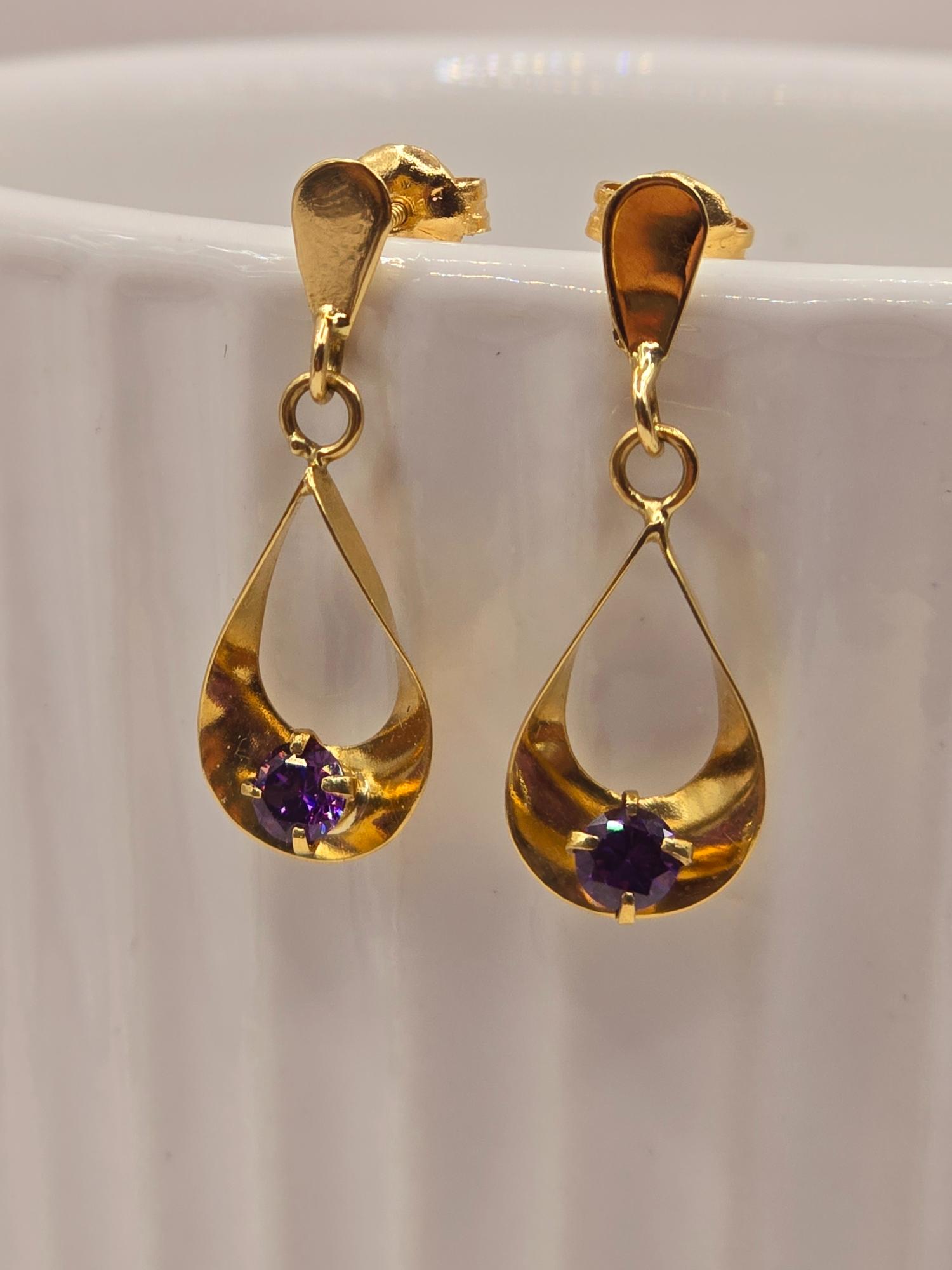 Aros gota Amatista 2.1 grs Oro 18k  4