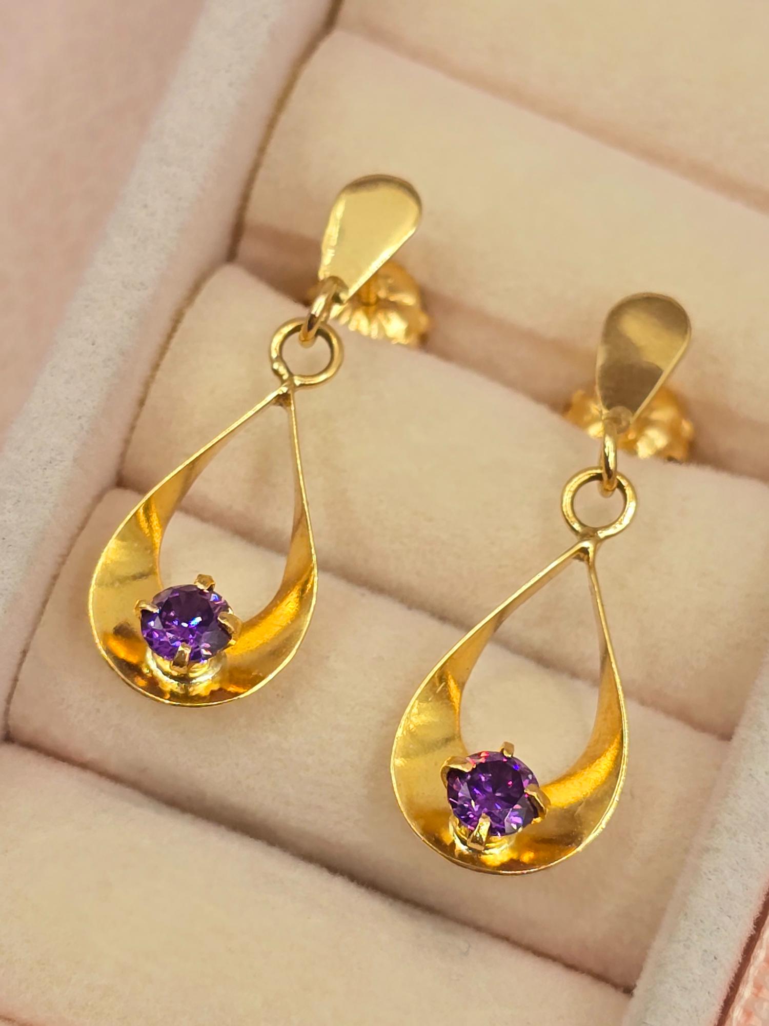 Aros gota Amatista 2.1 grs Oro 18k  1