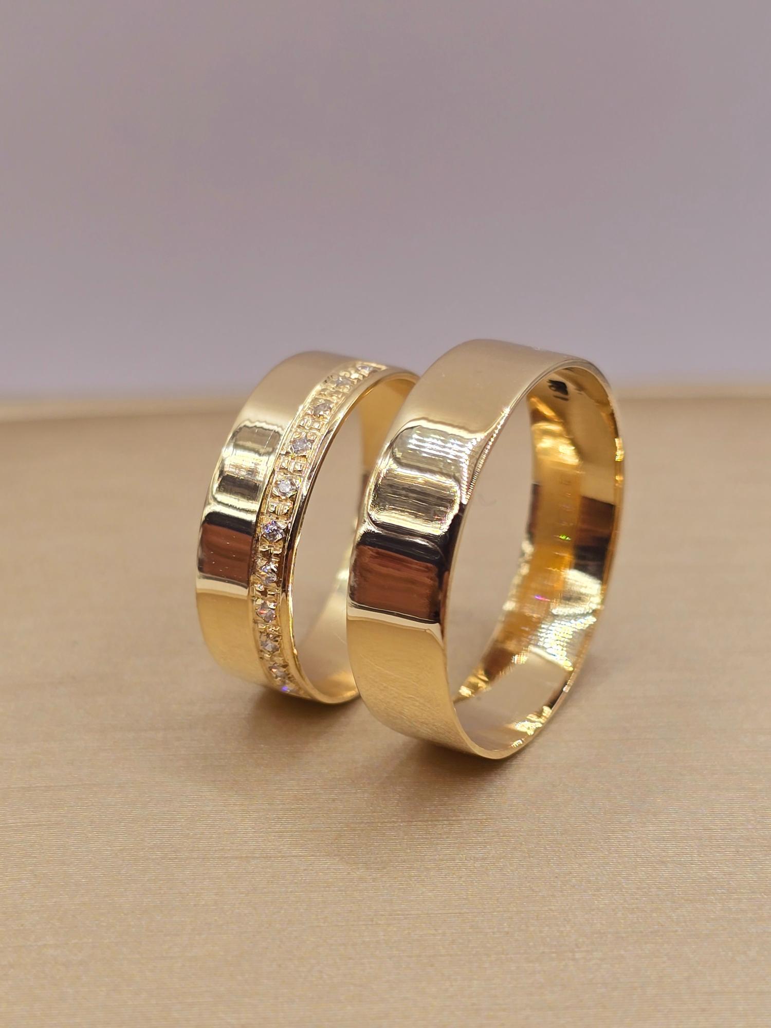 Argollas de matrimonio planas 5 mm con circones 6 grs Oro 18k 3