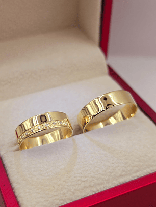 Argollas de matrimonio planas 5 mm con circones 6 grs Oro 18k