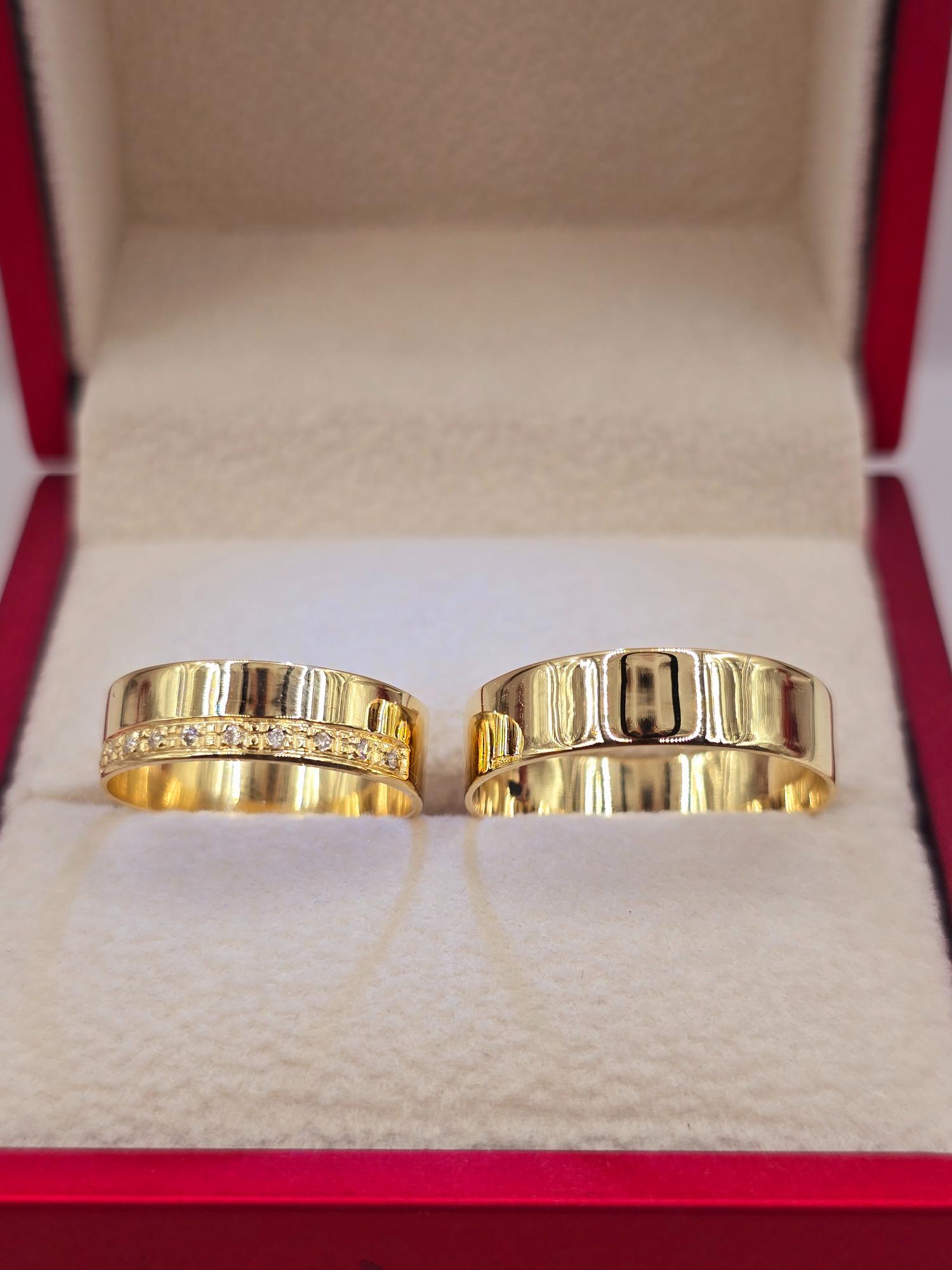 Argollas de matrimonio planas 5 mm con circones 6 grs Oro 18k 6