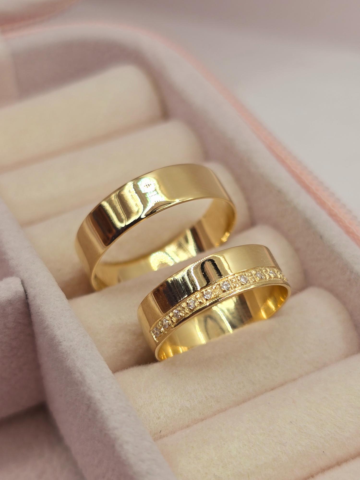 Argollas de matrimonio planas 5 mm con circones 6 grs Oro 18k 4