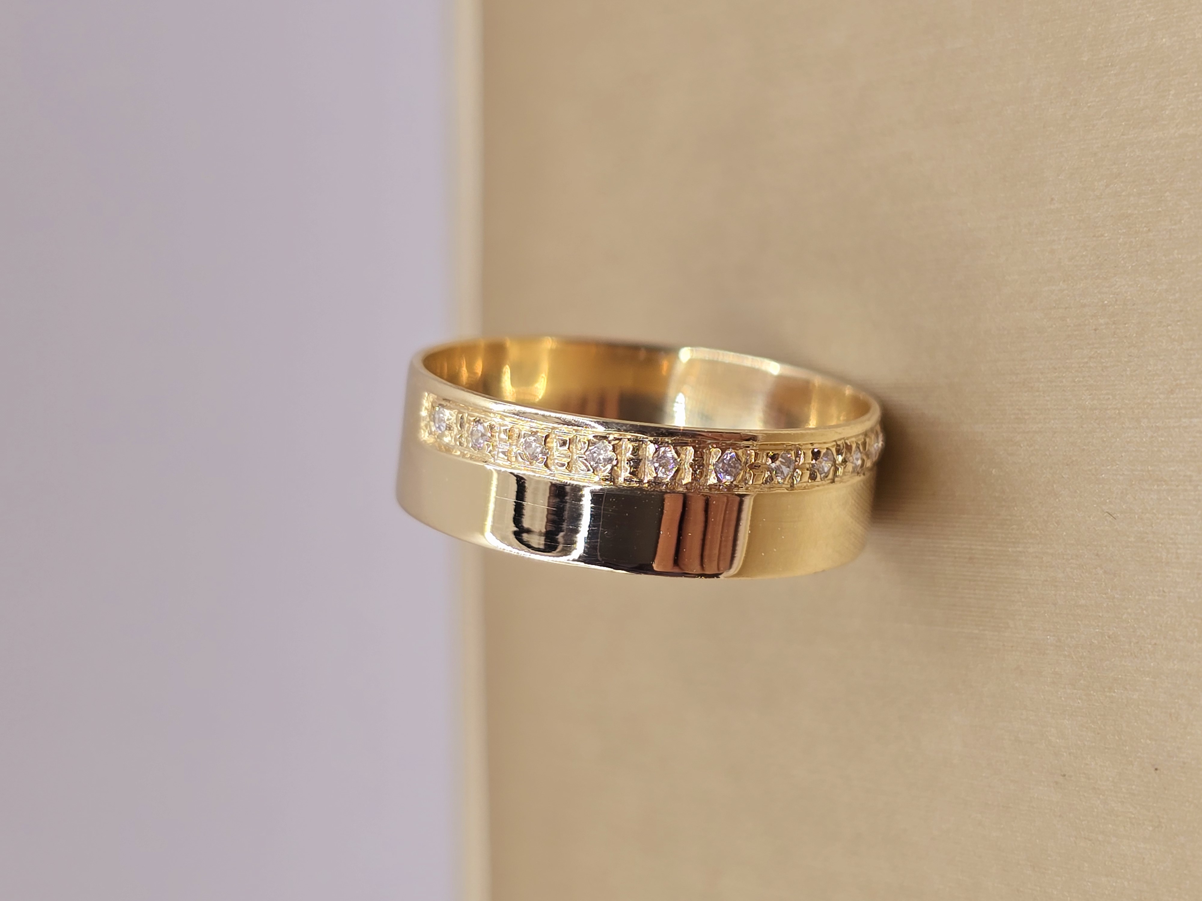 Anillo plano medio cintillo circones 5 mm 3 grs oro 18k 5