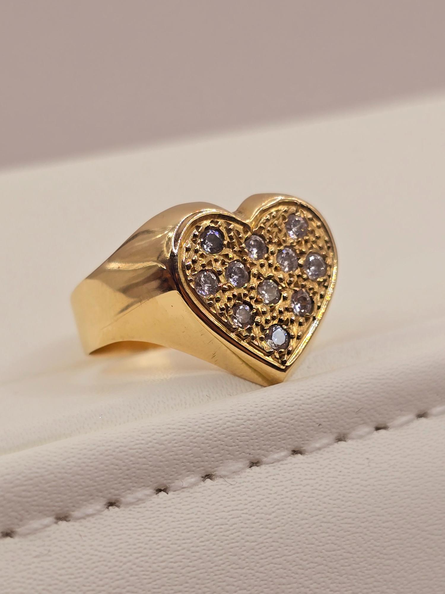 Anillo corazón circones 5.3 grs Oro 18k 7