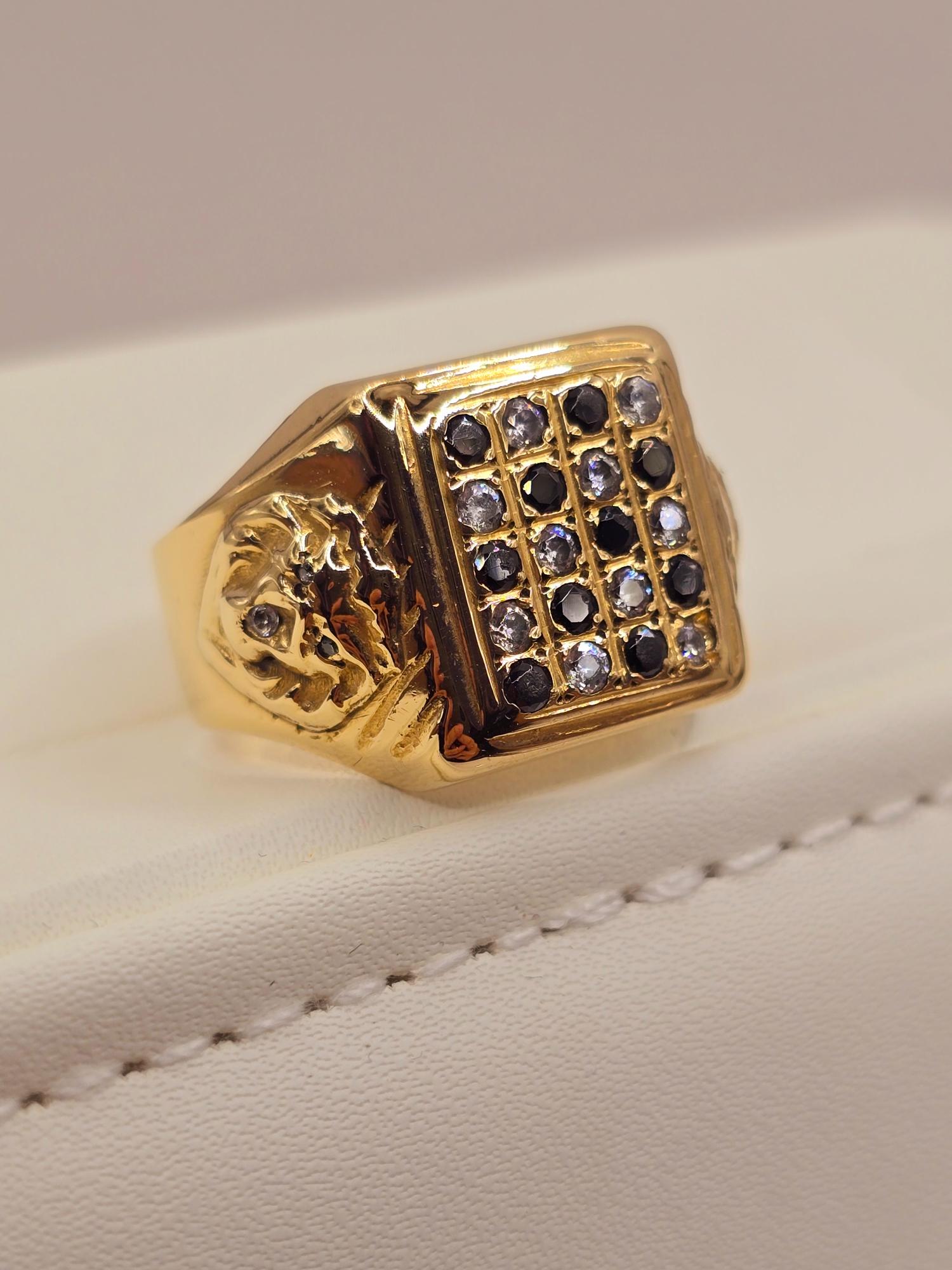 Anillo sello león circones ónix 11 grs Oro 18k 1
