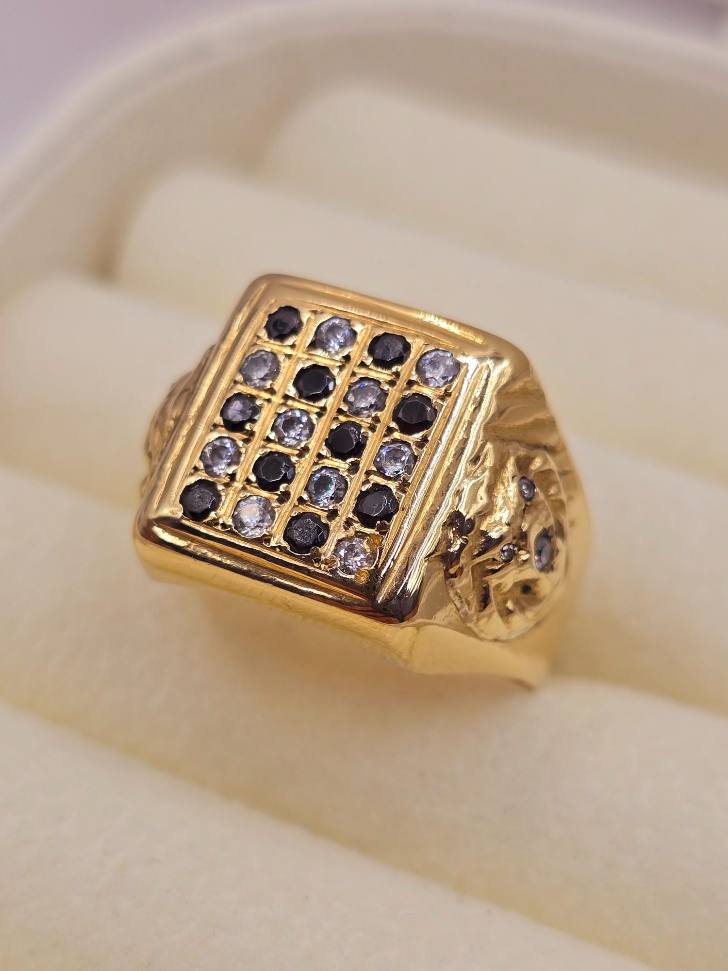 Anillo sello león circones ónix 11 grs Oro 18k 3