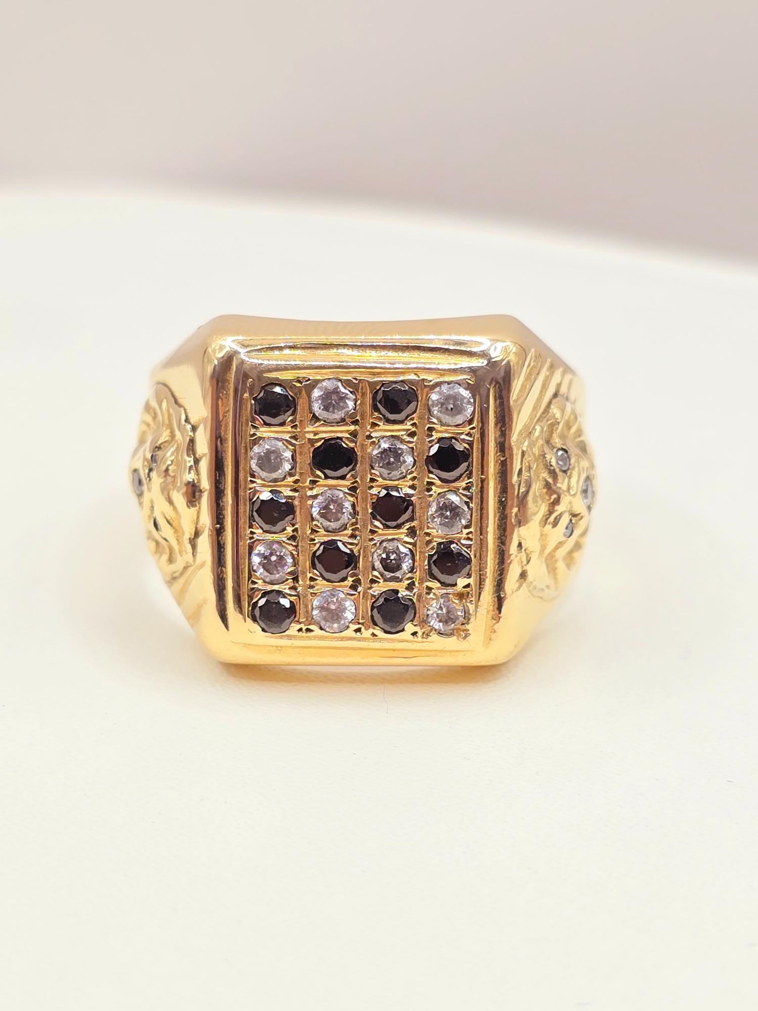 Anillo sello león circones ónix 11 grs Oro 18k 10