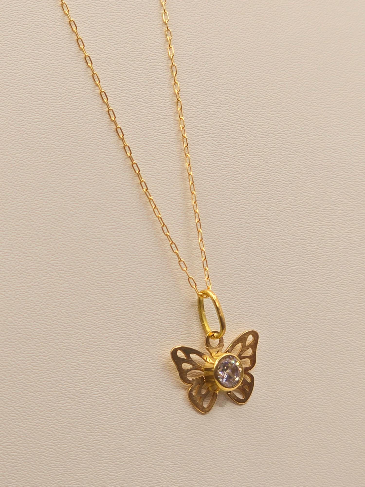 Cadena limada 50 cm y mariposa circón 1.7 cm 2.1 grs Oro 18k 3
