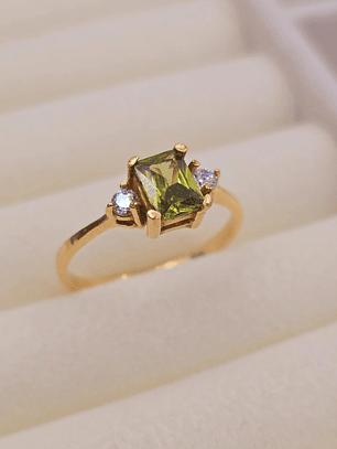 Anillo reina esmeralda 3 grs Oro 18k