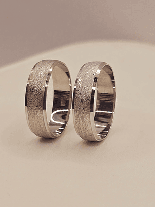 Argollas de matrimonio 5 mm talladas 5 grs Oro blanco 18k