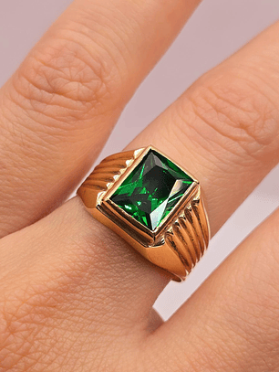 Anillo sello esmeralda 6.5 grs Oro 18k