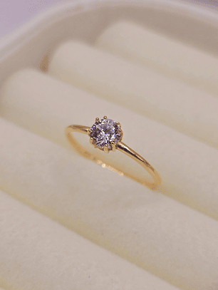 Anillo solitario clásico circón 1.6 grs Oro 18k