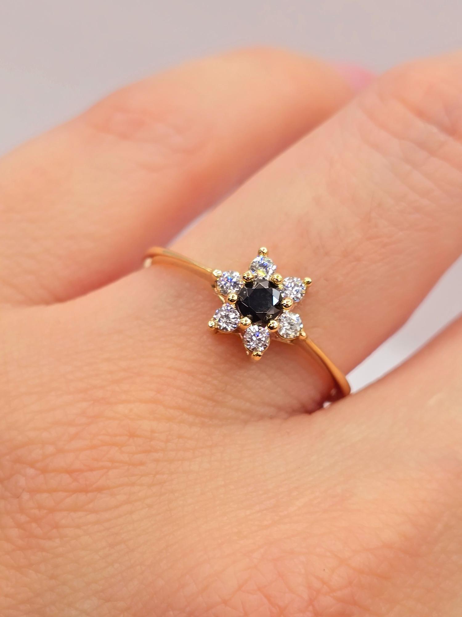 Anillo roseta onix 2.5 grs Oro 18k 2