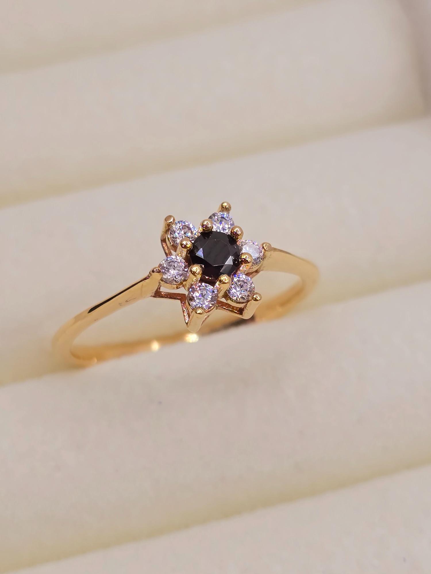 Anillo roseta onix 2.5 grs Oro 18k 5