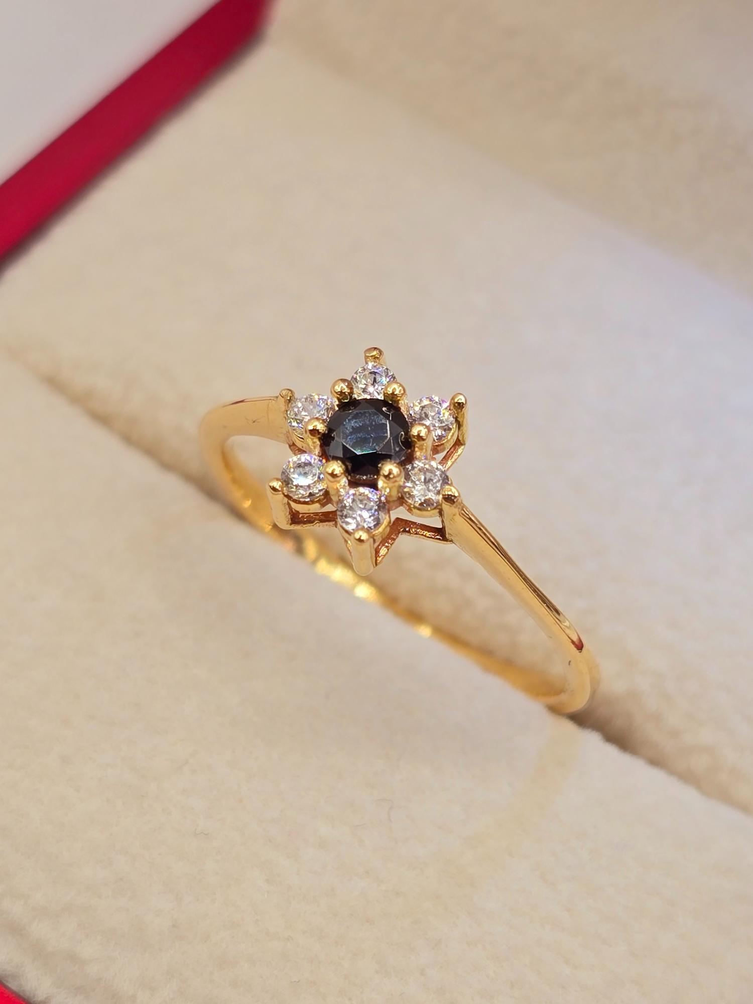 Anillo roseta onix 2.5 grs Oro 18k 6