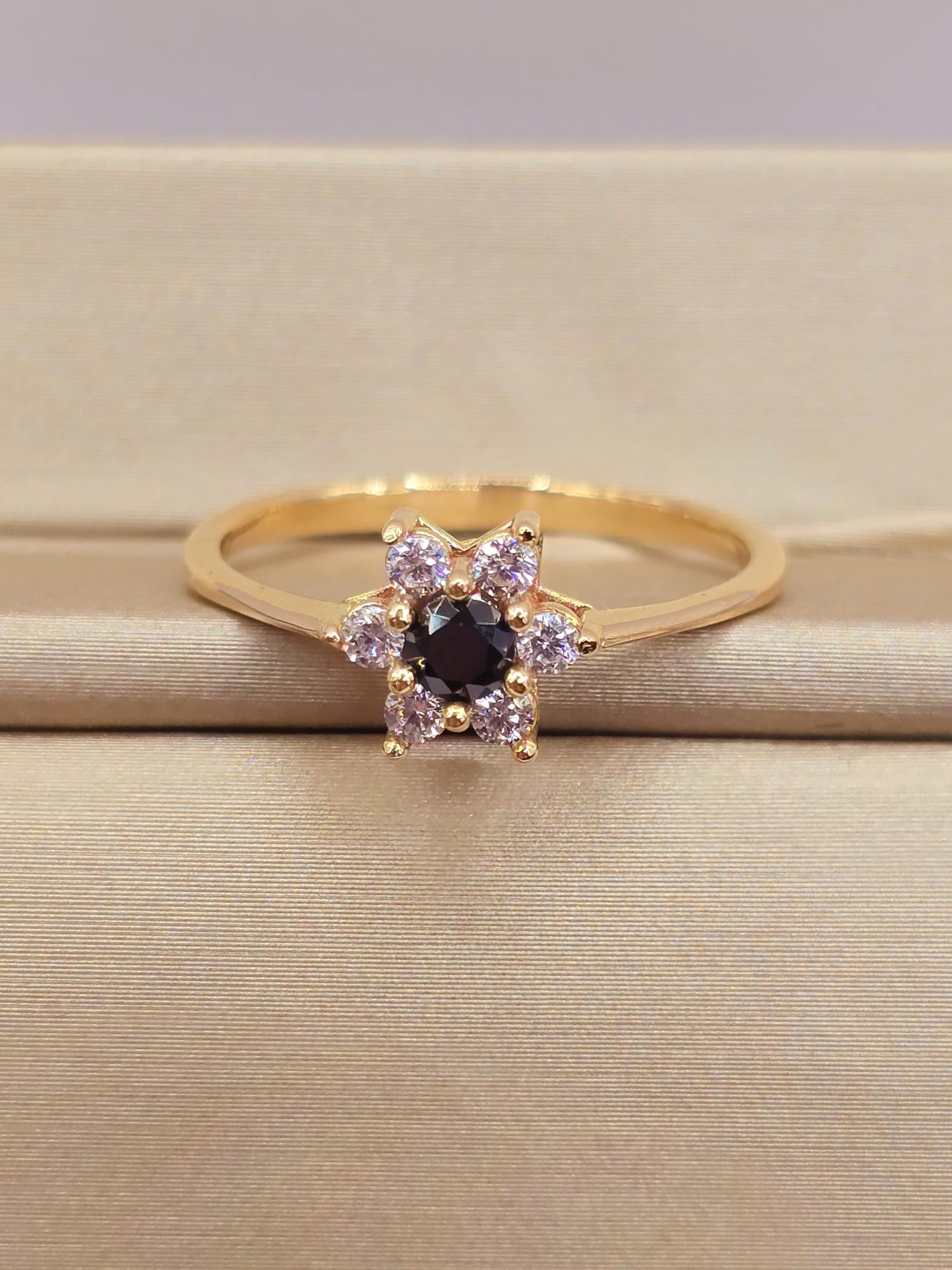 Anillo roseta onix 2.5 grs Oro 18k 9